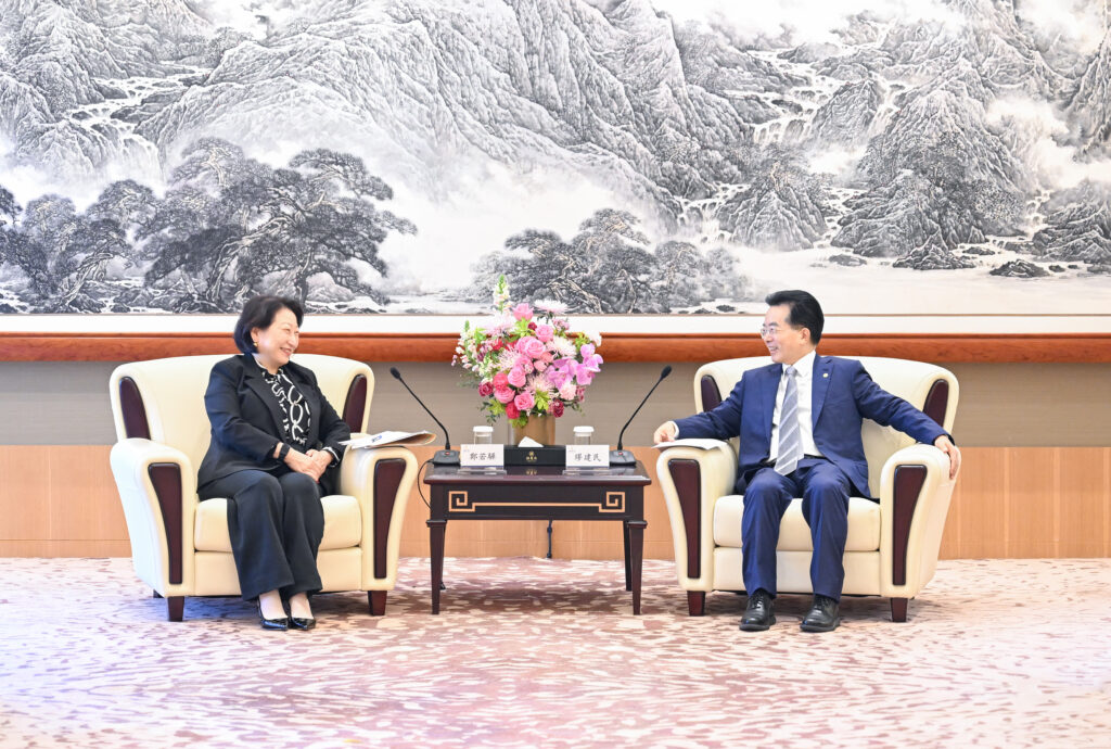 郑若骅秘书长会晤招商局集团董事长缪建民