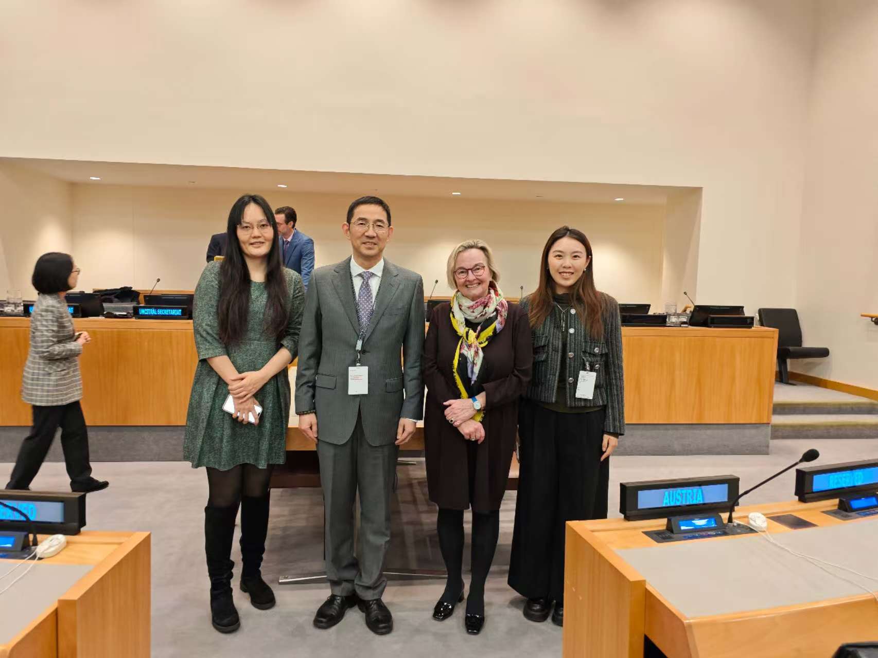 国际调解院作为观察员出席<br/>联合国国际贸易法委员会第三工作组第53届会议” loading=”lazy” role=”img”></figure></div>
<div data-block=