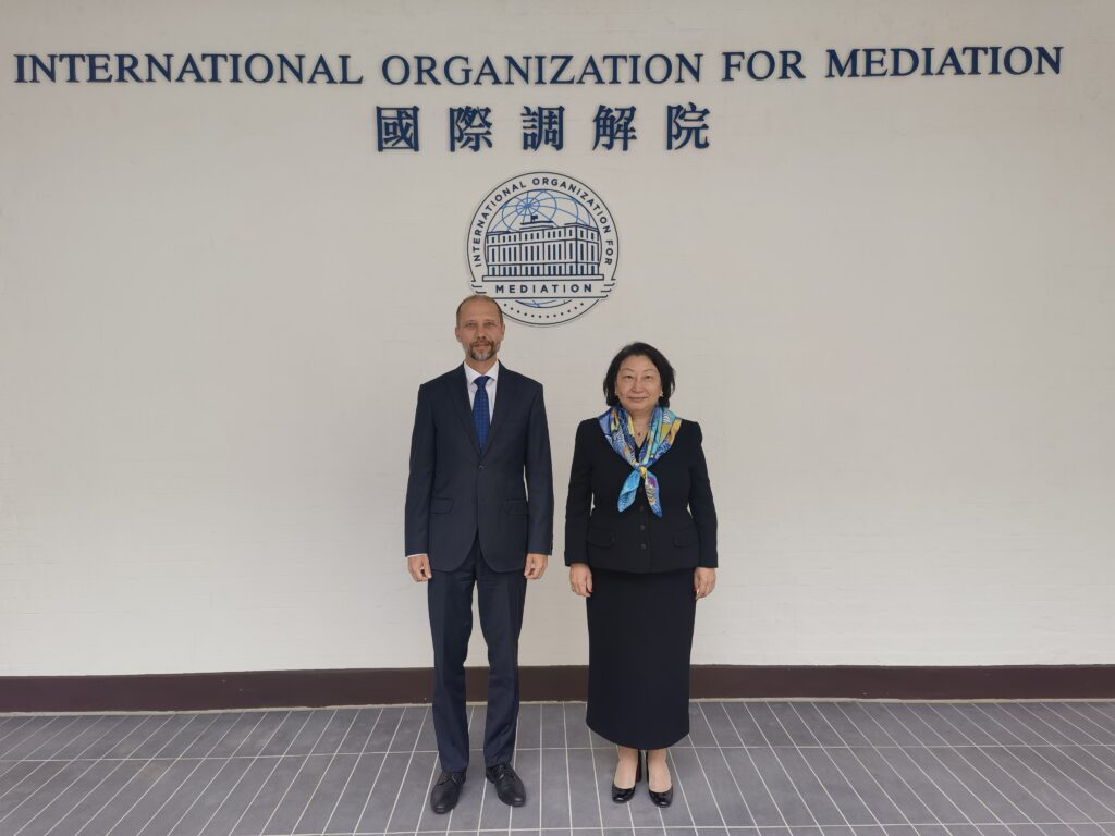 波兰驻港总领事访问国际调解院