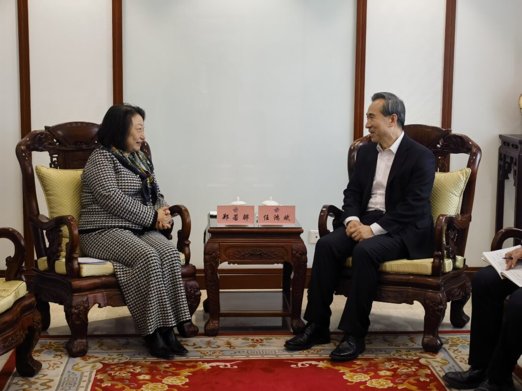 郑若骅秘书长会见中国贸促会会长任鸿斌