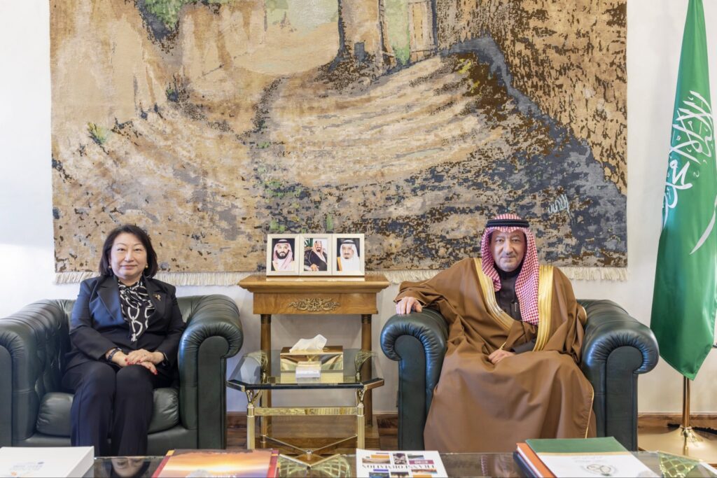 郑若骅秘书长会见沙特外交部副大臣