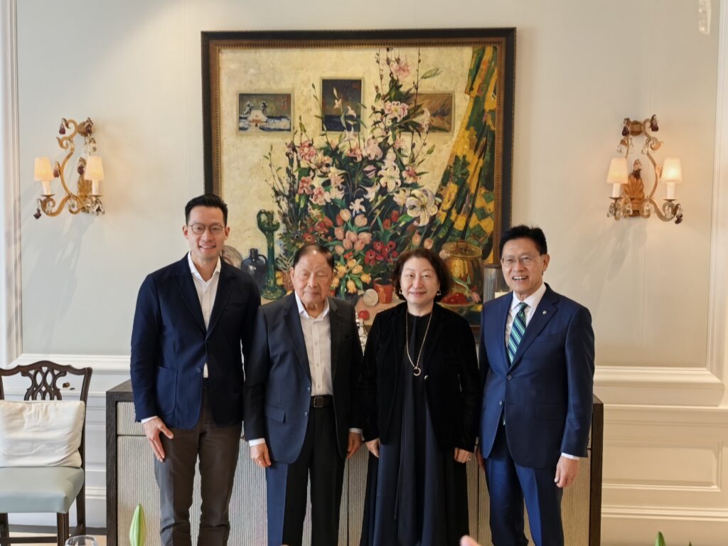 Prof. Teresa Cheng Has Exchanges with Leading Indonesian Businesses and Academics